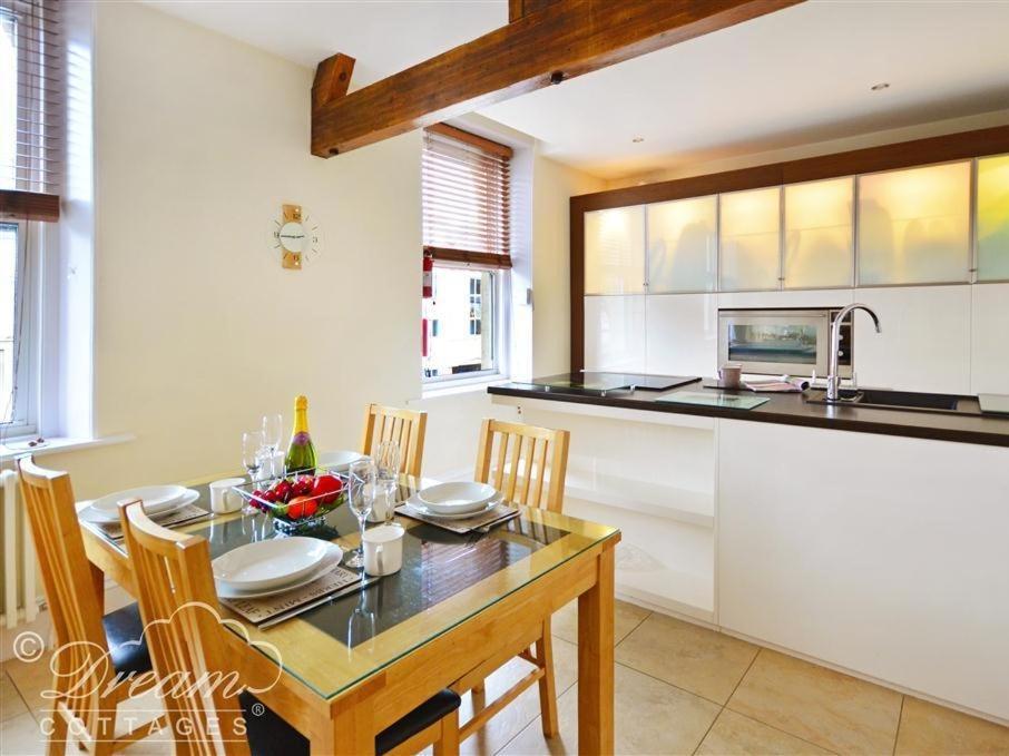 Azure Apartment Weymouth Exterior foto